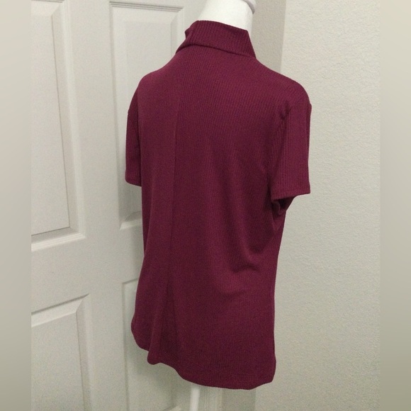 Express Ribbed Mock Neck Short Sleeve Tee Magenta Size L - Picture 3 of 10